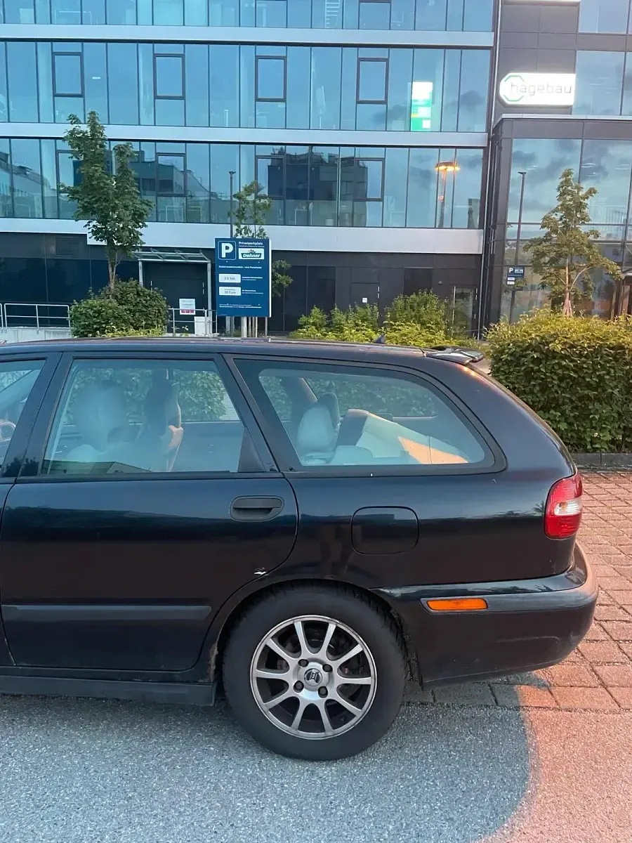 Gebraucht Volvo V40 2001 Schwarz Kombi