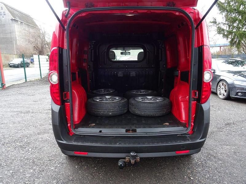 Usado Opel Combo 90 HP (66 kW) 2015 Vermelho Monovolume