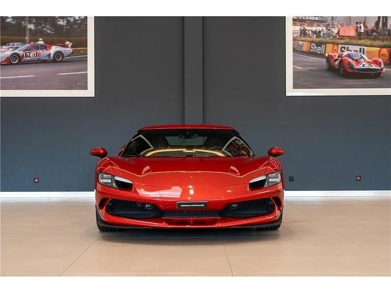 Second-hand Ferrari 296 901 CP (662 kW) 2022 Roșu