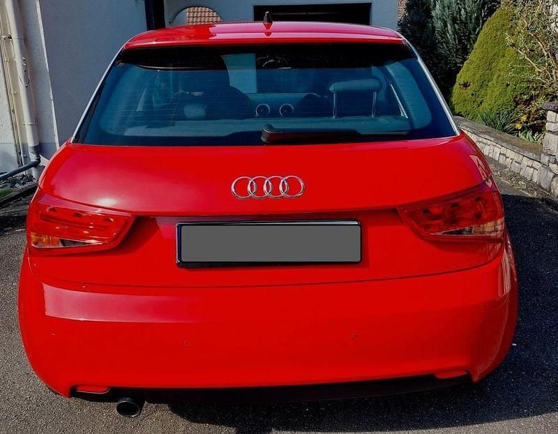 Gebraucht Audi A1 Ambition 86 PS (63 kW) 2011 Rot Kleinwagen