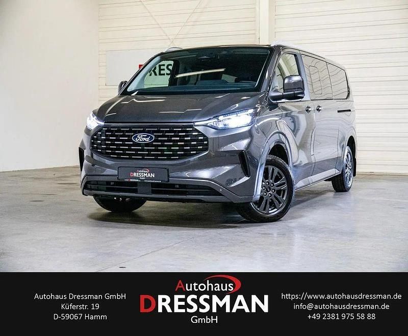 Magneticgrau (metallic) Gebraucht 2025 Ford Tourneo Custom Titanium Van / Kleinbus | 42.880 € (Teuer) - Bild 1/4