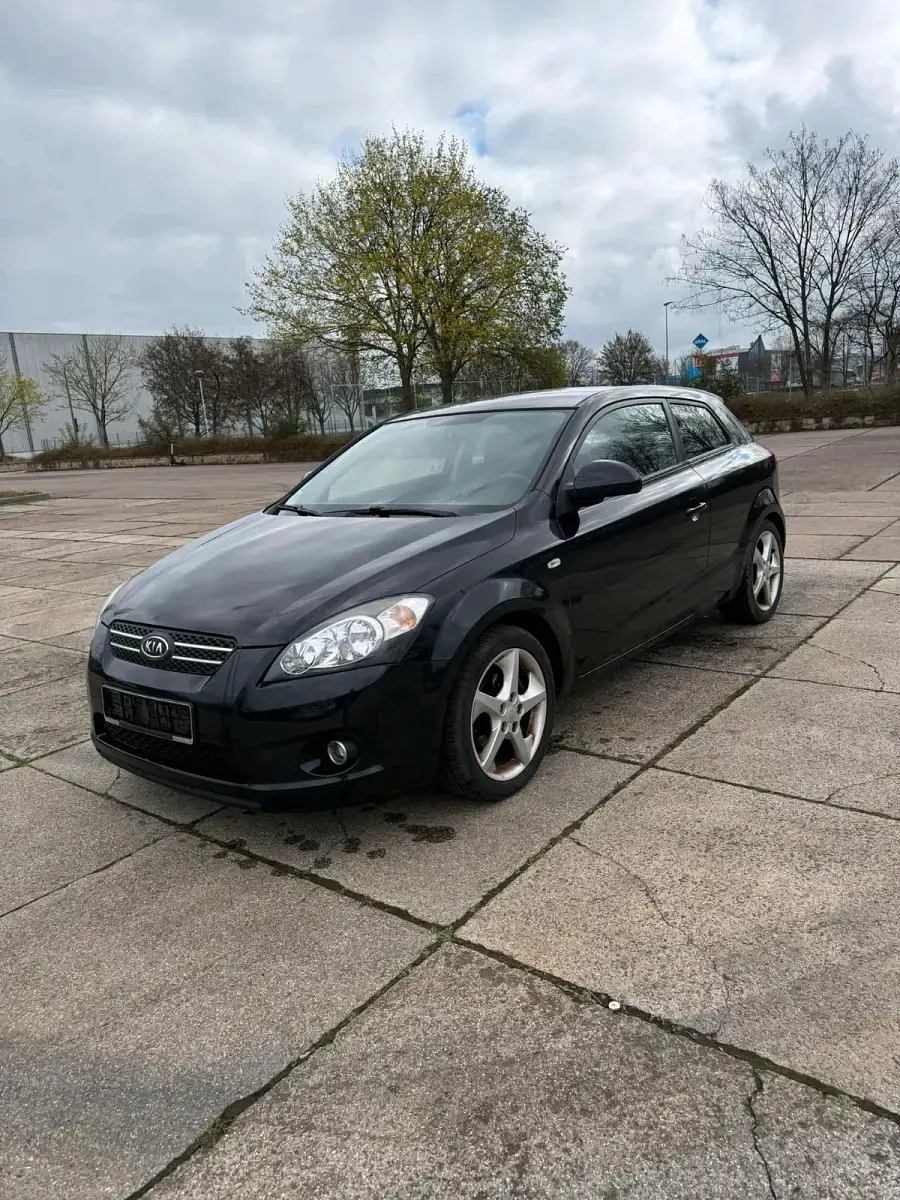 Brugt Kia Ceed 125 HK (91 kW) 2009 Sort Hatchback