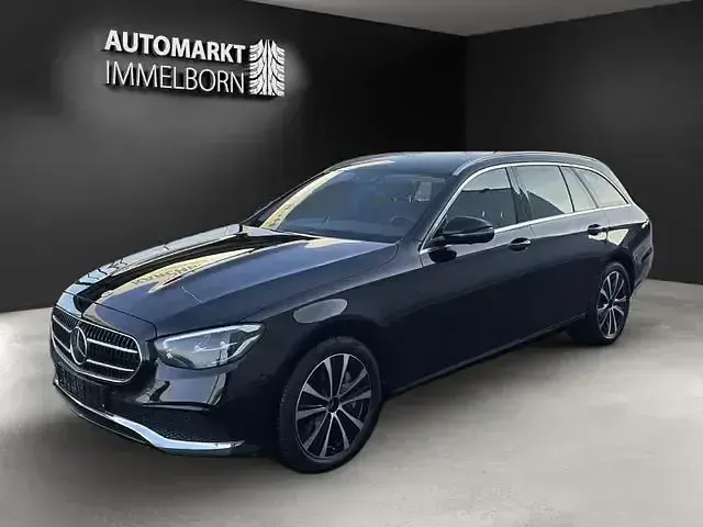 Gebraucht Mercedes E300 306 PS (225 kW) 2022 Schwarz Limousine