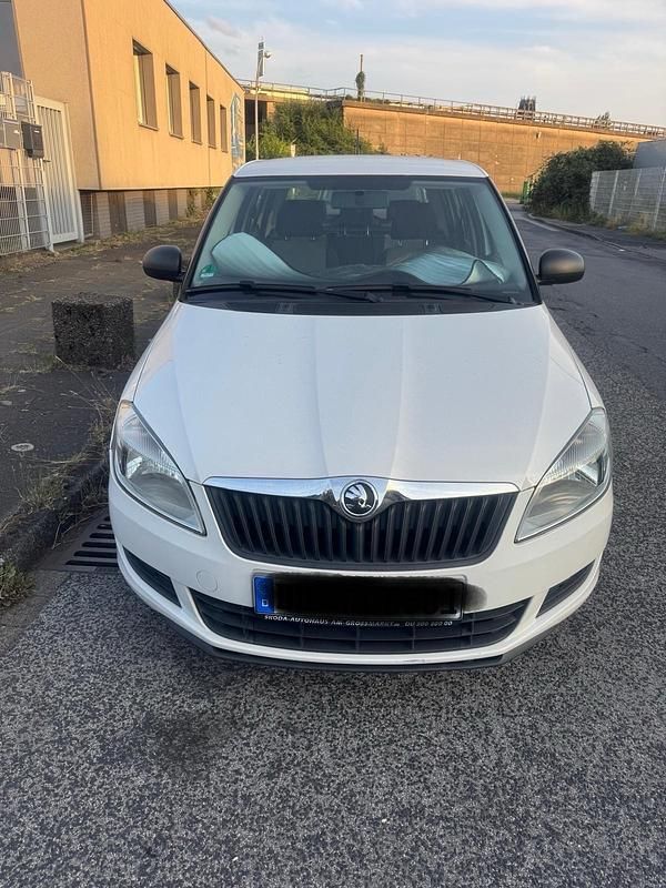 Weiß Gebraucht 2014 Skoda Fabia Kleinwagen | 3.100 € (Superpreis) - Bild 1/4