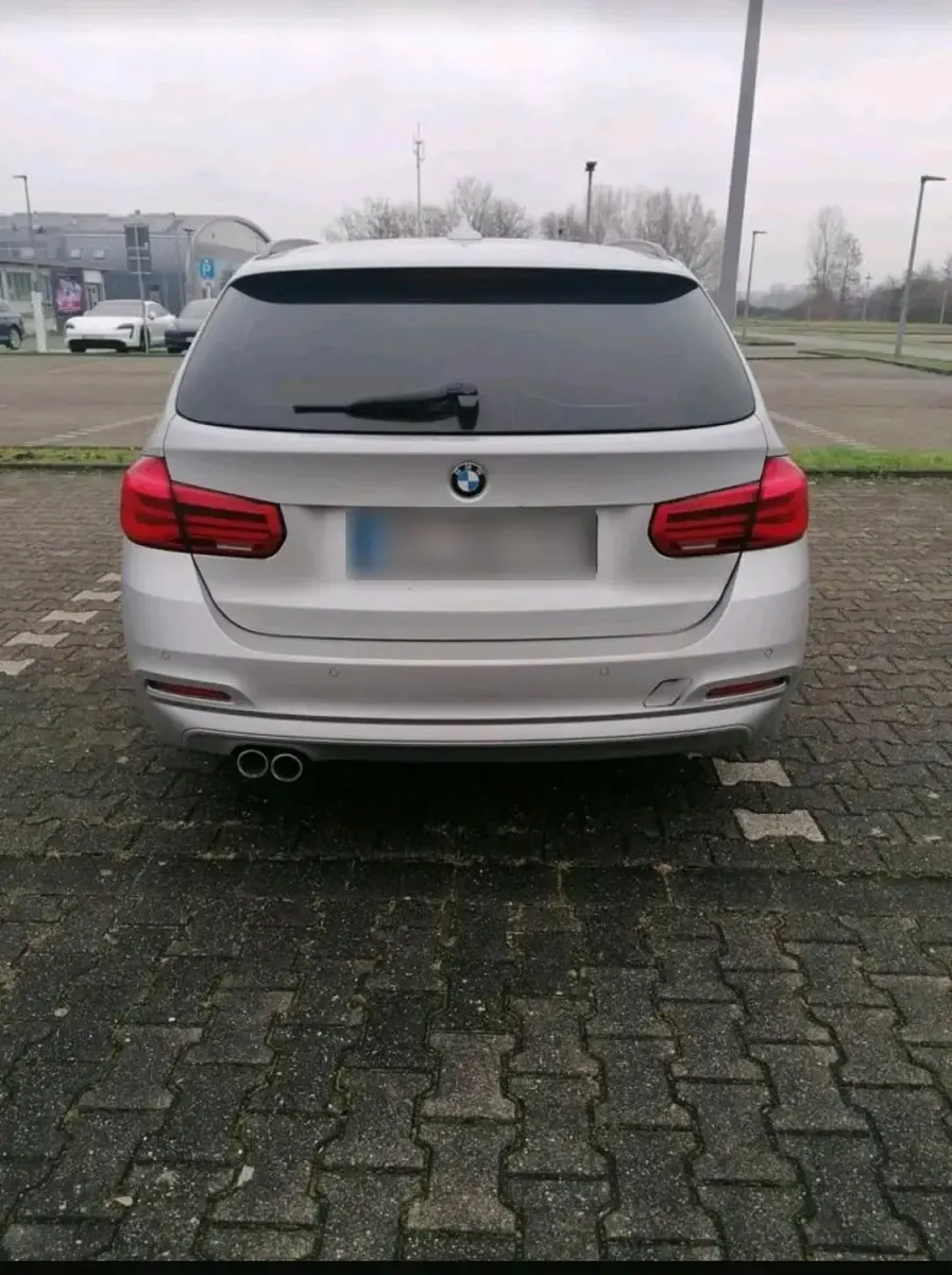 Gebraucht BMW 320 190 PS (139 kW) 2016 Silber Kombi