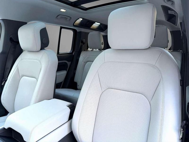 Neu Land Rover Defender HSE Dynamic 426 PS (313 kW) 2026 Borasco grey SUV