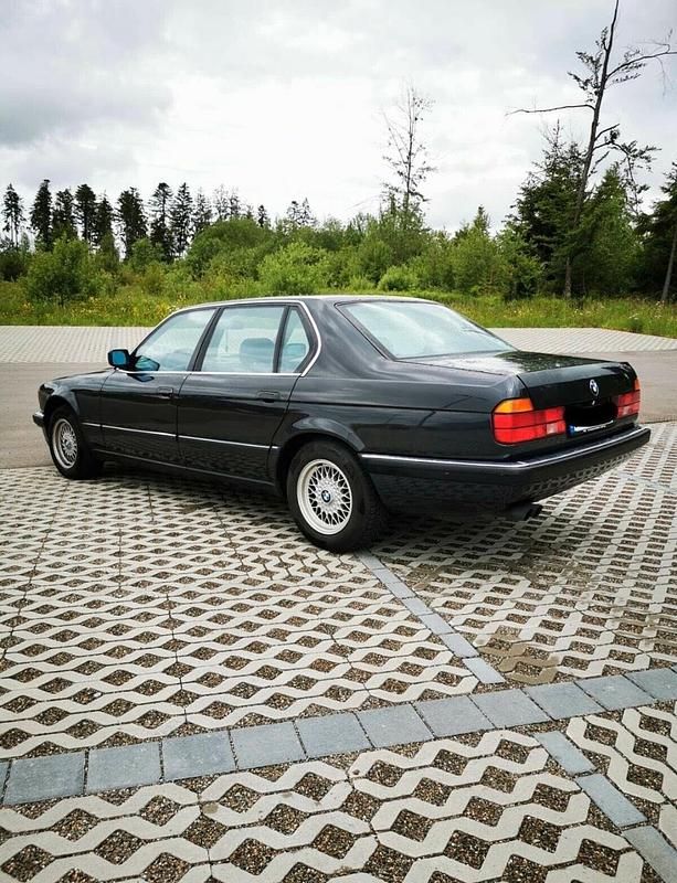 Gebraucht BMW 740L 286 PS (210 kW) 1993 Schwarz Limousine