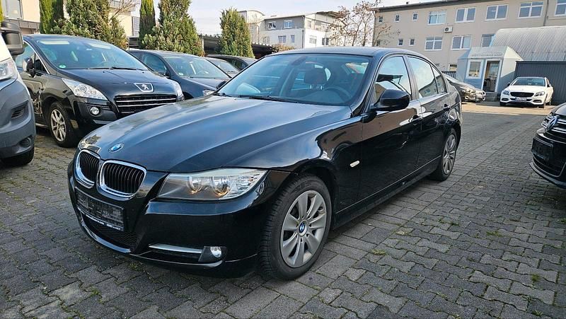 Second-hand BMW 318 143 CP (105 kW) 2009 Negru Berlinǎ