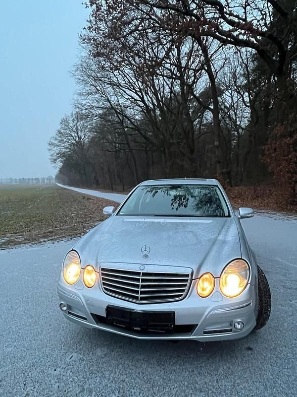 Gebraucht Mercedes E280 Sport 190 PS (139 kW) 2008 Silber Limousine