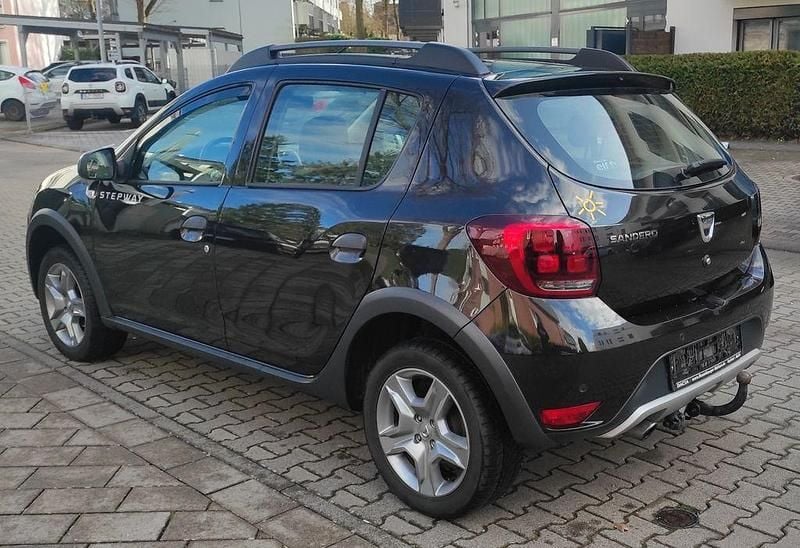 Gebraucht Dacia Sandero Prestige 90 PS (66 kW) 2017 Schwarz SUV