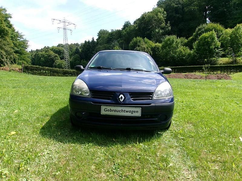 Blau Gebraucht 2005 Renault Clio II Campus Limousine | 2.000 € (Fairer Preis) - Bild 1/4