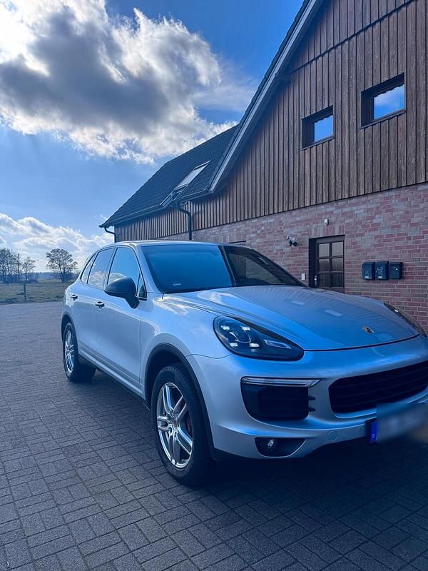 Gebraucht Porsche Cayenne 300 PS (220 kW) 2016 Silber SUV