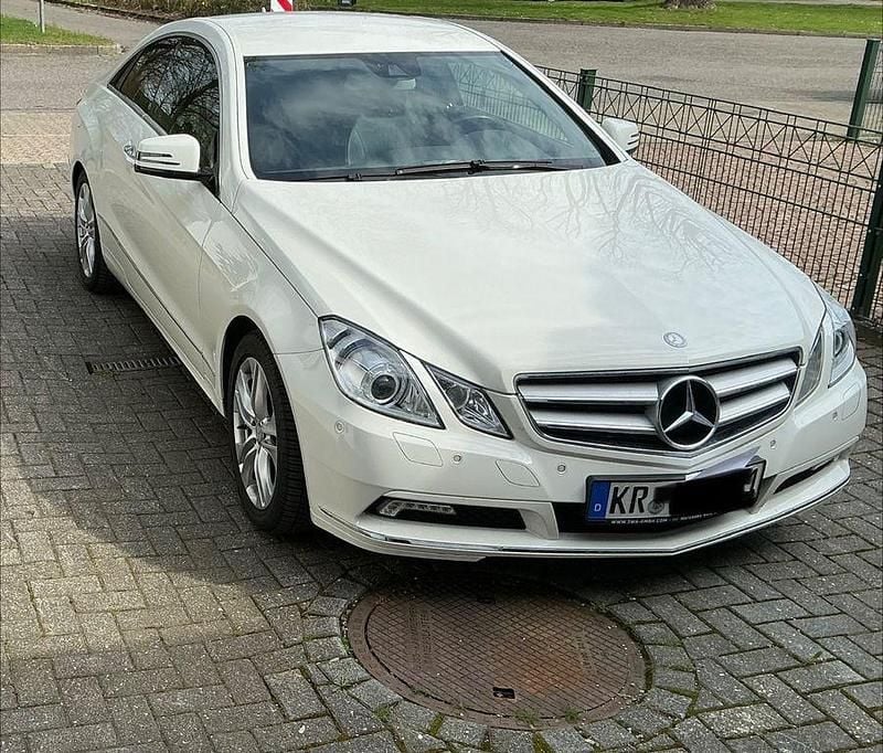 Gebraucht Mercedes E350 272 PS (200 kW) 2010 Weiß Coupé