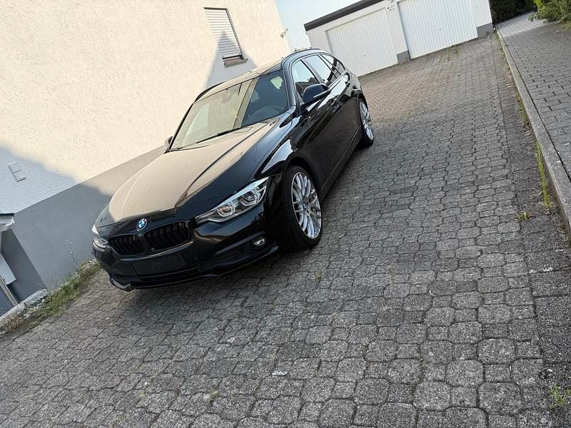 Schwarz Gebraucht 2016 BMW 320 Kombi | 7.200 € (Superpreis) - Bild 1/4