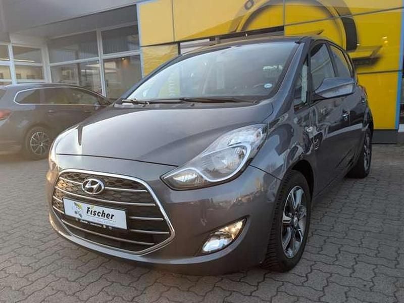 Grau Gebraucht 2016 Hyundai ix20 Passion Kleinwagen | 9.890 € (Fairer Preis) - Bild 1/1