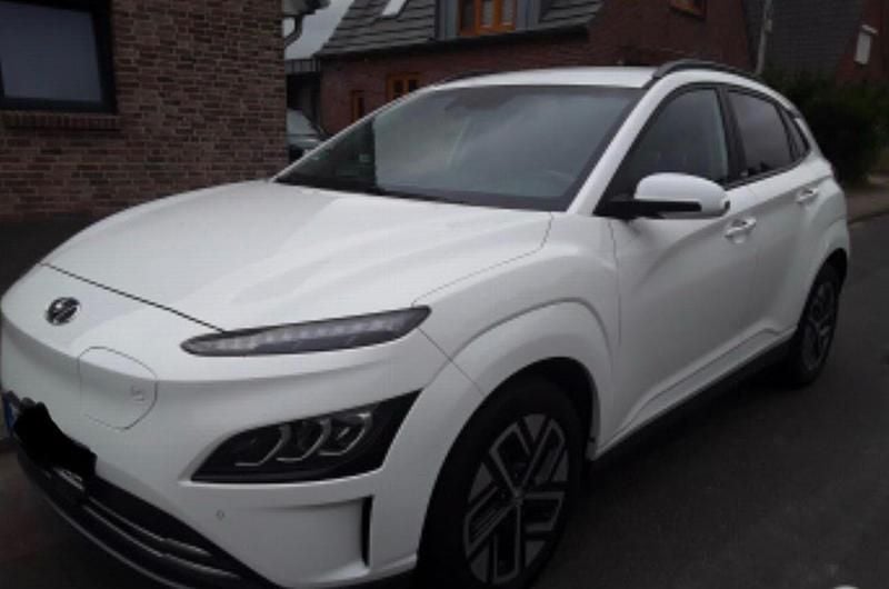 Weiß Gebraucht 2021 Hyundai Kona Trend SUV | 17.990 € (Superpreis) - Bild 1/4