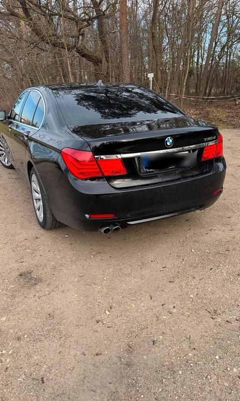 Gebraucht BMW 730 245 PS (180 kW) 2010 Schwarz Limousine