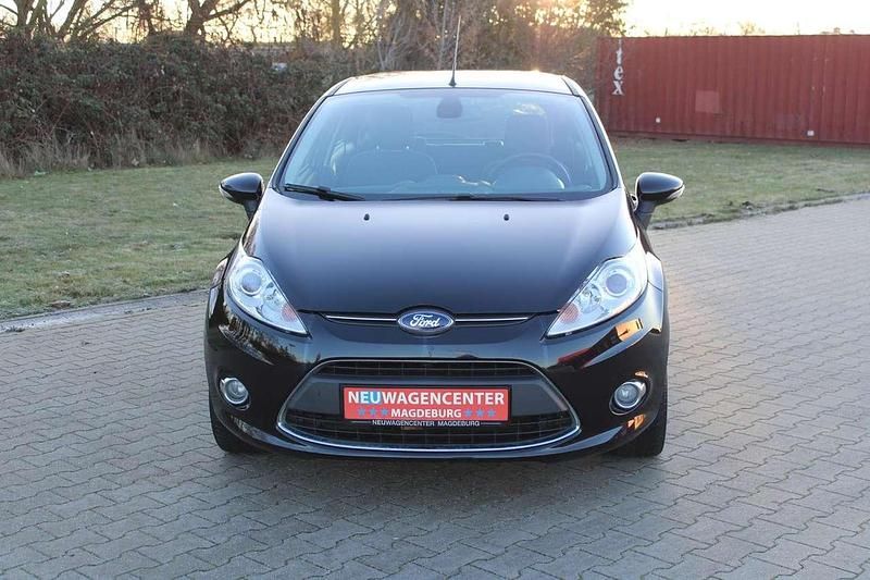Gebraucht Ford Fiesta 82 PS (60 kW) 2012 Schwarz Limousine