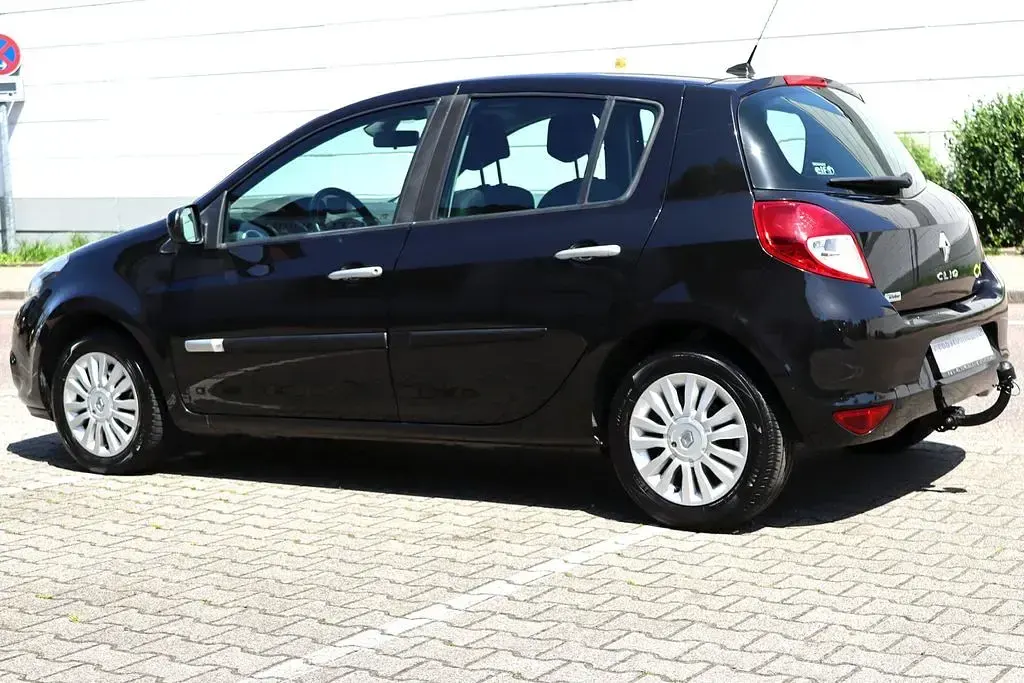 Gebraucht Renault Clio Dynamique 75 PS (55 kW) 2011 Schwarz Limousine