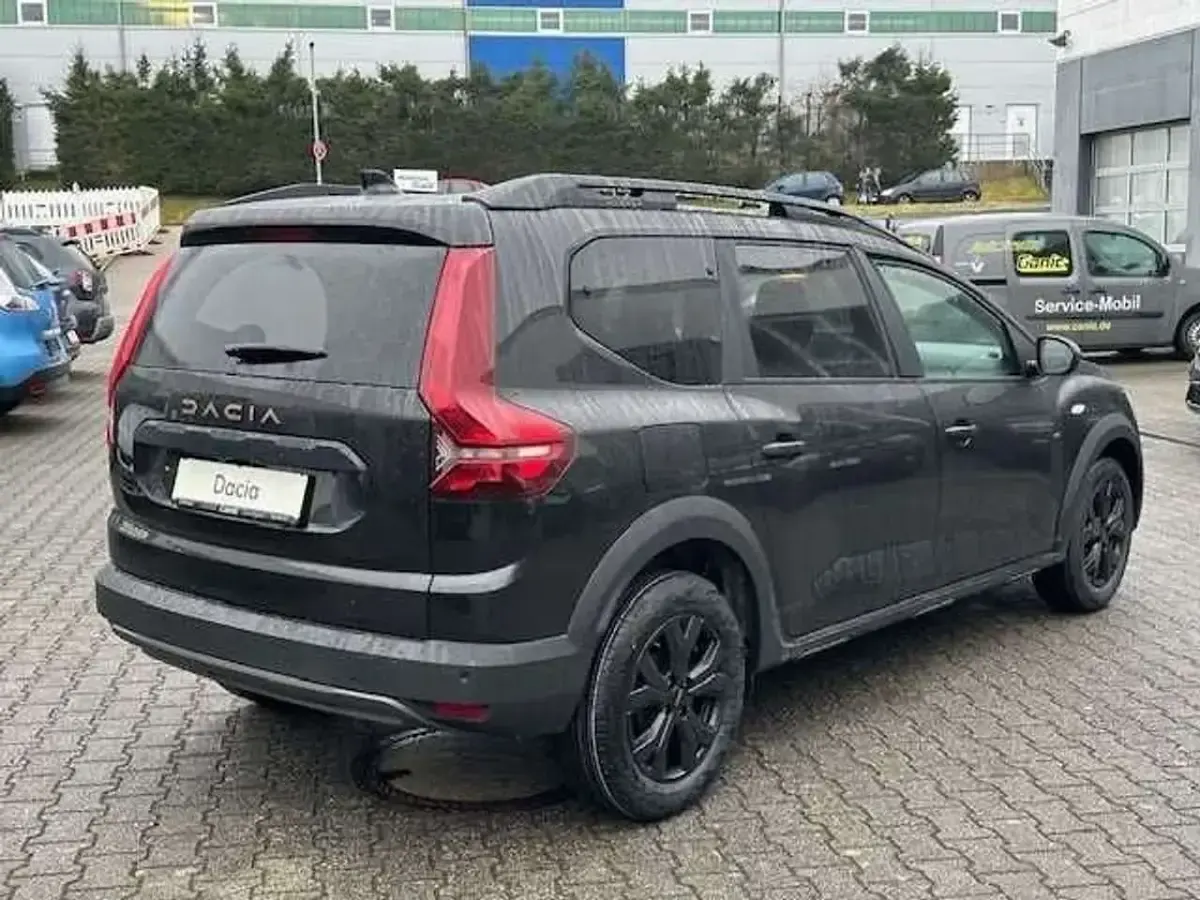 Neu Dacia Jogger Extreme 110 PS (80 kW) 2025 Schwarz Van / Kleinbus