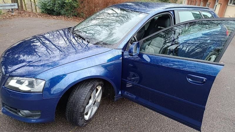 Blau Gebraucht 2012 Audi A3 Sport Limousine | 5.900 € (Guter Preis) - Bild 1/4