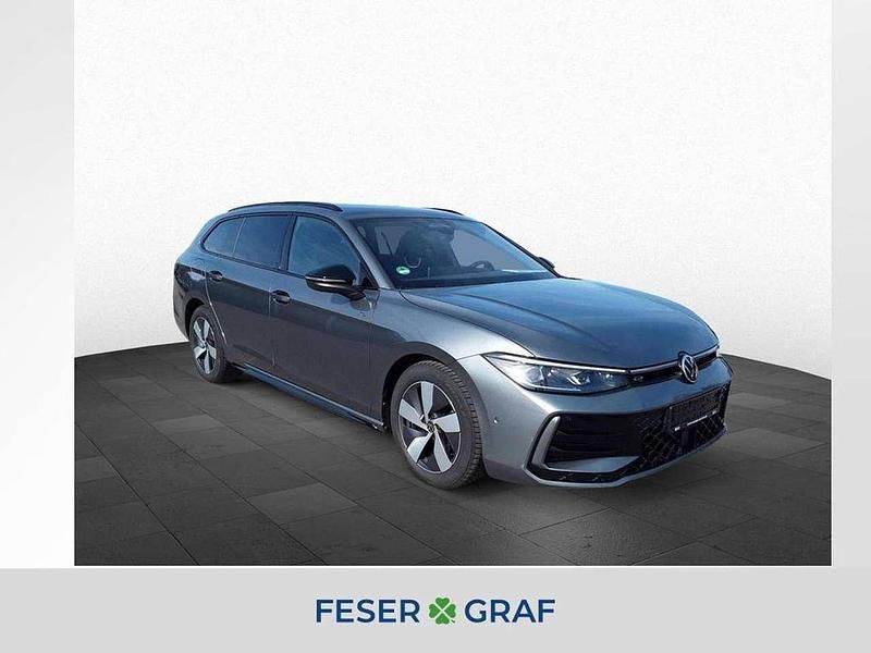 Diabasgrau metallic Gebraucht 2024 VW Passat R-line Kombi | 36.350 € (Guter Preis) - Bild 1/4