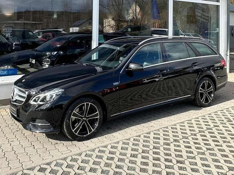 Gebraucht Mercedes E350 258 PS (189 kW) 2016 Obsidianschwarz  metalliclack Kombi