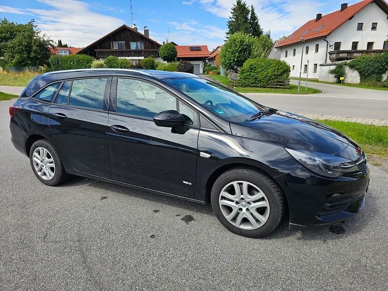 Schwarz Gebraucht 2021 Opel Astra Kombi | 12.900 € (Superpreis) - Bild 1/4