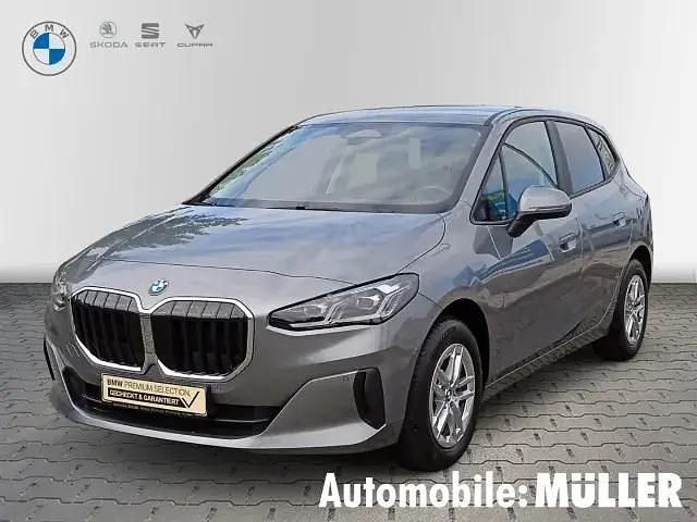 Grau Gebraucht 2024 BMW 218 Active Tourer Luxury Line Van / Kleinbus | 29.850 € (Guter Preis) - Bild 1/4