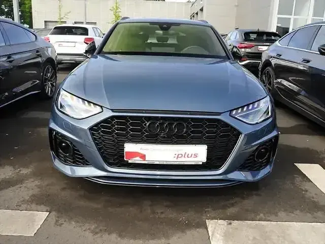 Gebraucht Audi RS4 Ambiente 470 PS (345 kW) 2023 Individuallackierungen audi exclusive Kombi