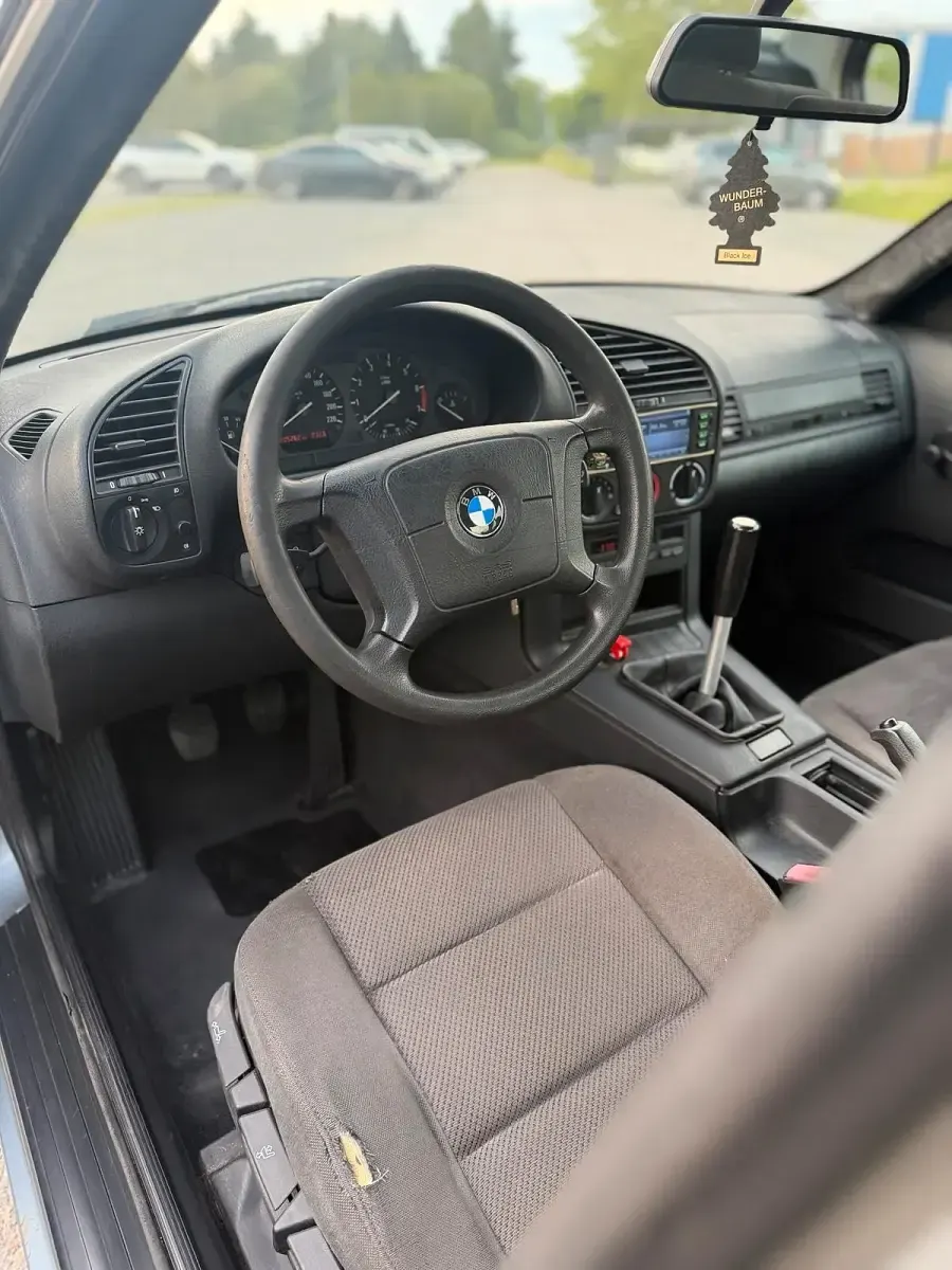 Gebraucht BMW 316 102 PS (75 kW) 1995 Grau Limousine