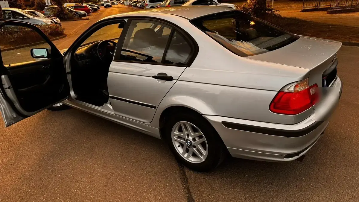Gebraucht BMW 316 105 PS (77 kW) 2001 Silber Limousine