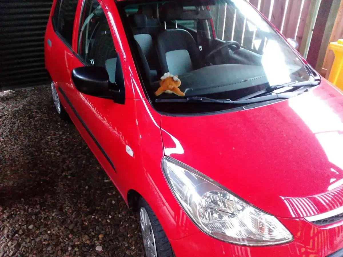Gebraucht Hyundai i10 Classic 67 PS (49 kW) 2010 Rot Kleinwagen