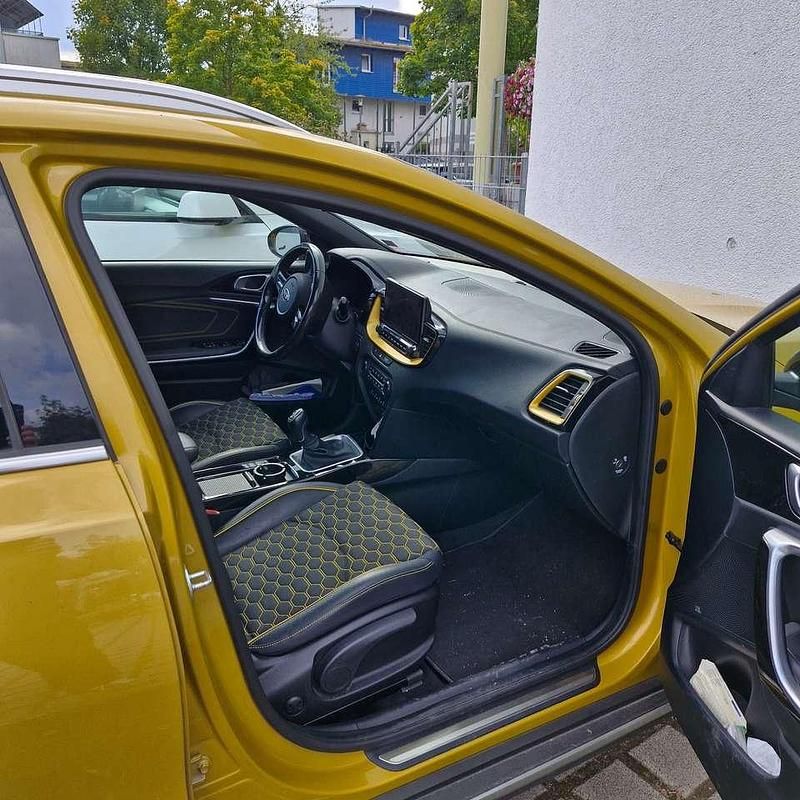 Gelb Gebraucht 2019 Kia XCeed Vision SUV | 18.000 € (Teuer) - Bild 1/4