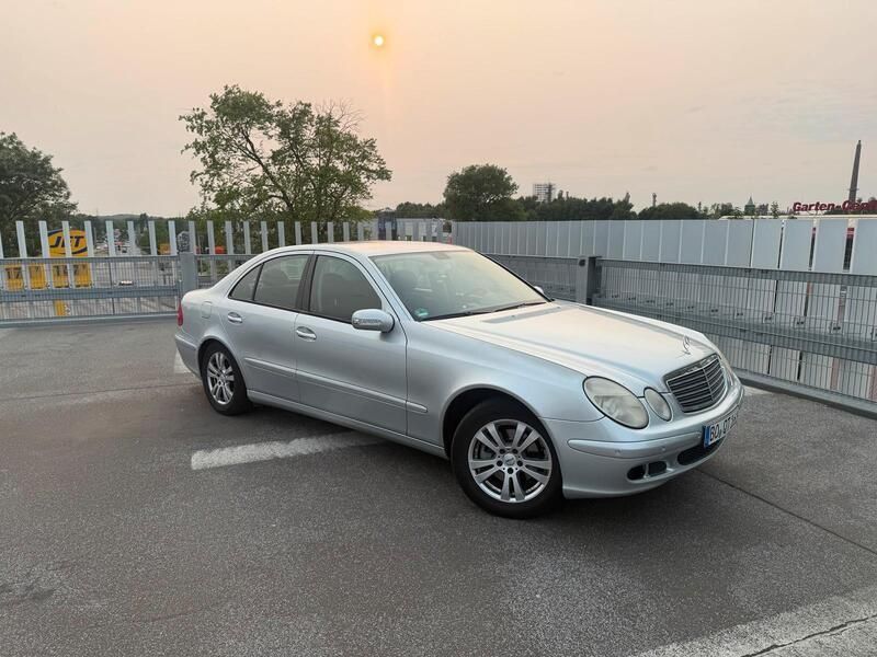 Silber Gebraucht 2005 Mercedes E280 Limousine | 1.200 € (Superpreis) - Bild 1/4