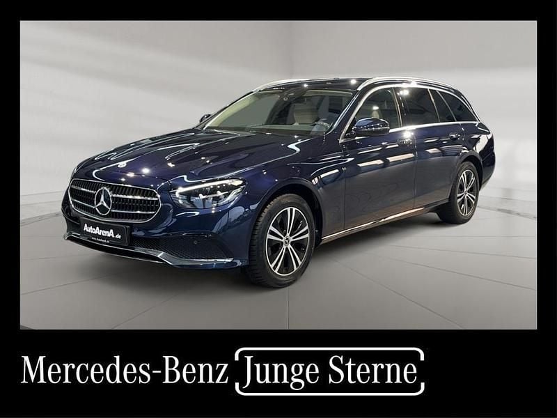 Blau Gebraucht 2022 Mercedes E200 Avantgarde Limousine | 33.939 € (Superpreis) - Bild 1/4