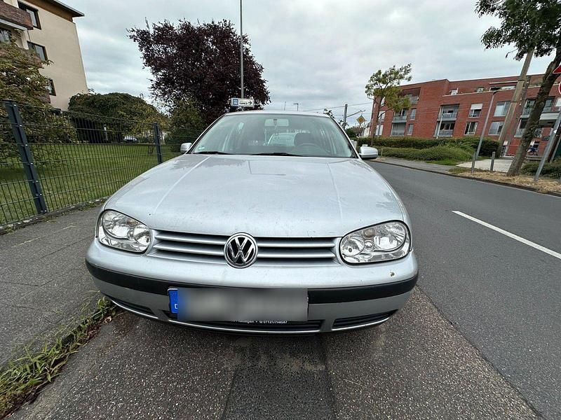 Silber Gebraucht 2002 VW Golf IV Basis Kleinwagen | 530 € (Superpreis) - Bild 1/4