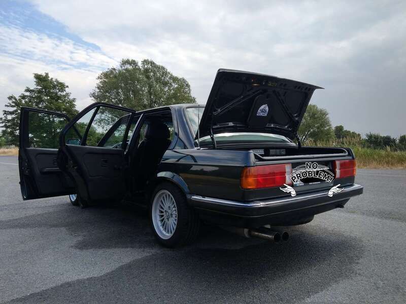 Schwarz Gebraucht 1987 BMW 325 Shadowline Limousine | 34.900 € - Bild 1/4