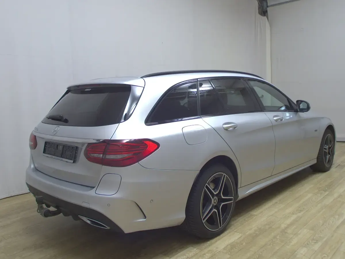 Gebraucht Mercedes C300 AMG line 194 PS (142 kW) 2021 Iridiumsilber metallic