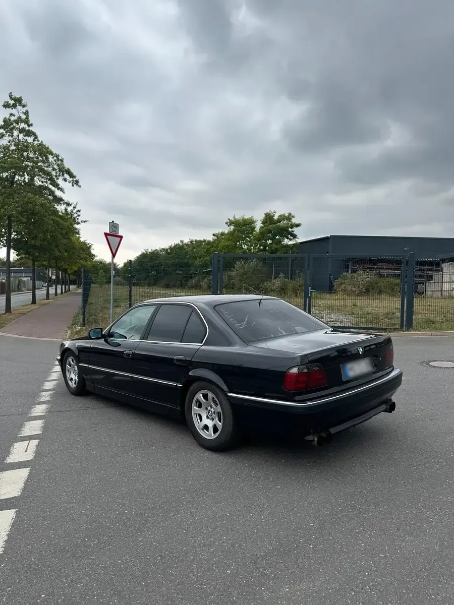Gebraucht BMW 728 193 PS (141 kW) 1998 Schwarz Limousine