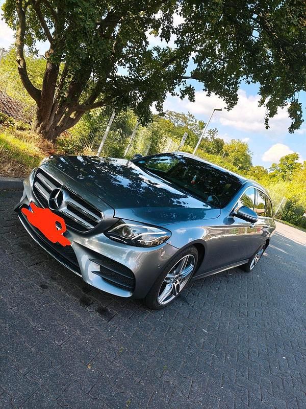 Gebraucht Mercedes E220 AMG line 194 PS (142 kW) 2018 Grau Kombi