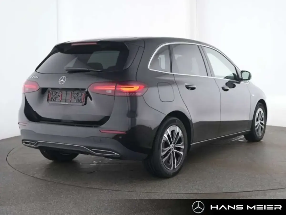 Gebraucht Mercedes B250e Advanced 218 PS (160 kW) 2025 Unilack nachtschwarz Kleinwagen