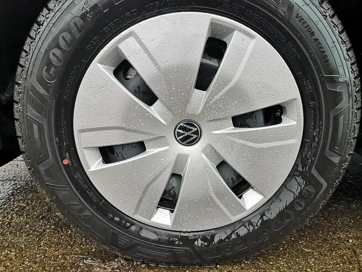 Neu VW T7 100 kW (136 PS) 2026 Light grey metallic Van