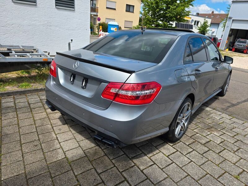 Gebraucht Mercedes E500 AMG 387 PS (284 kW) 2010 Grau Limousine