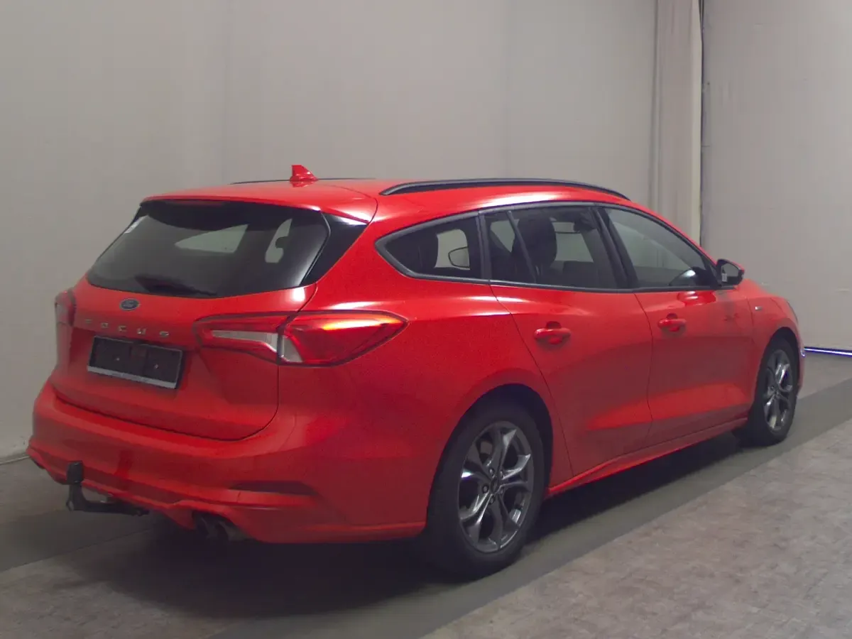 Używany Ford Focus ST-Line 150 KM (110 kW) 2020 Czerwony Kombi