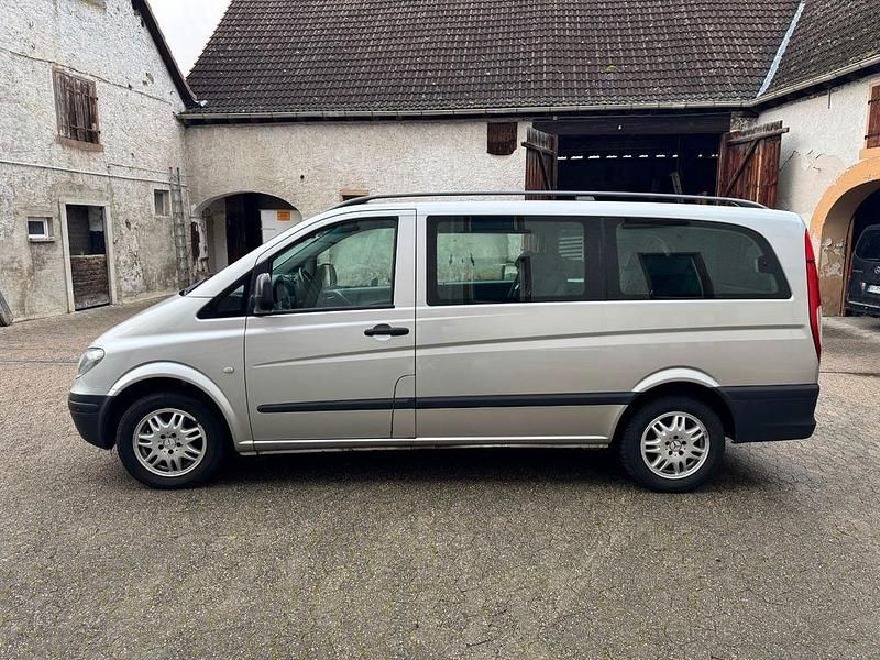 Silber Gebraucht 2008 Mercedes Vito Van / Kleinbus | 10.500 € (Fairer Preis) - Bild 1/4