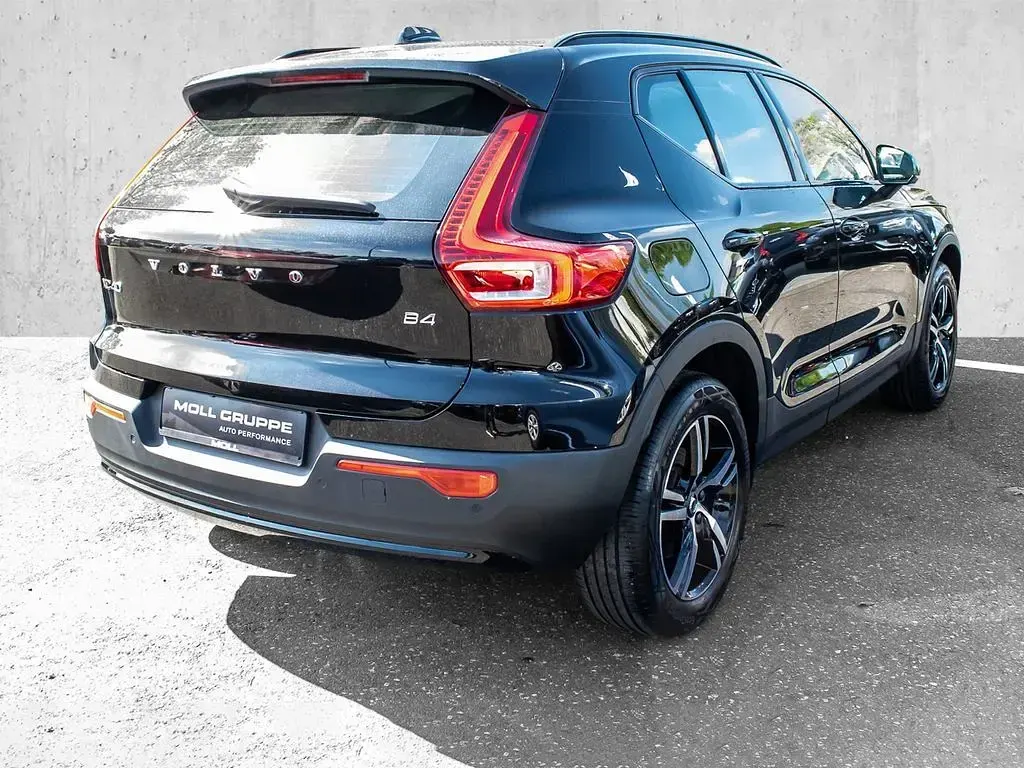 Gebraucht Volvo XC40 Plus 197 PS (144 kW) 2023 Black solid (stone) SUV