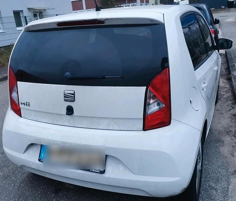 Weiß Gebraucht 2015 Seat Mii Kleinwagen | 3.800 € (Guter Preis) - Bild 1/4