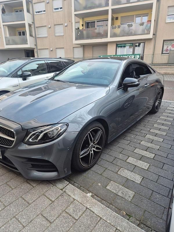 Gebraucht Mercedes E200 AMG 184 PS (135 kW) 2018 Grau Coupé