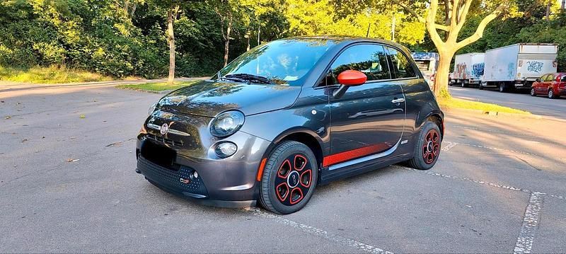 Grau Gebraucht 2015 Fiat 500e Kleinwagen | 7.654 € (Superpreis) - Bild 1/4